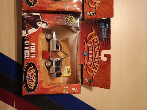 Muscle Machines Monster Garage Lot of 5 1/64 Scale - Picture 2 of 6