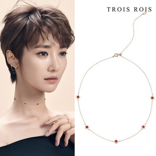TROIS-ROIS-14K-Gold-Ruby-Red-Corona-Necklace-TK0316-Ko-Jun-Hei-Han-Hye-jin