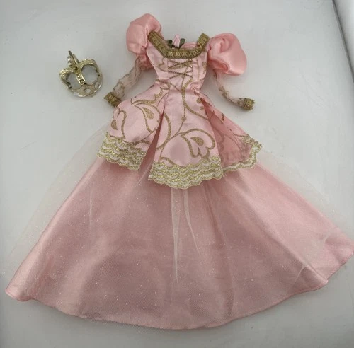 Vintage Mattel Barbie Rapunzel Doll  2 Pc Outfit w Let My Hair Down Crown 1997