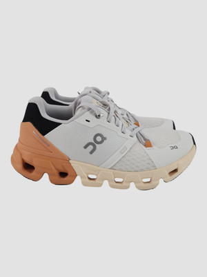 On Women's Cloudflyer 4 Running Shoes Sneakers Size 7W