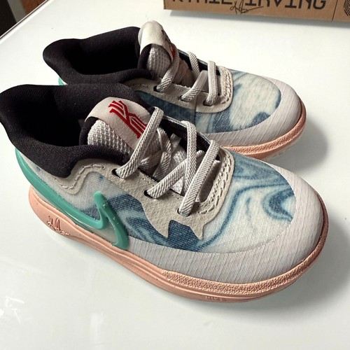 NIKE Sneakers Kids KYRIE 8 GO (GS) White/Gray-Light Menta Size 6C NIB - Picture 8 of 11
