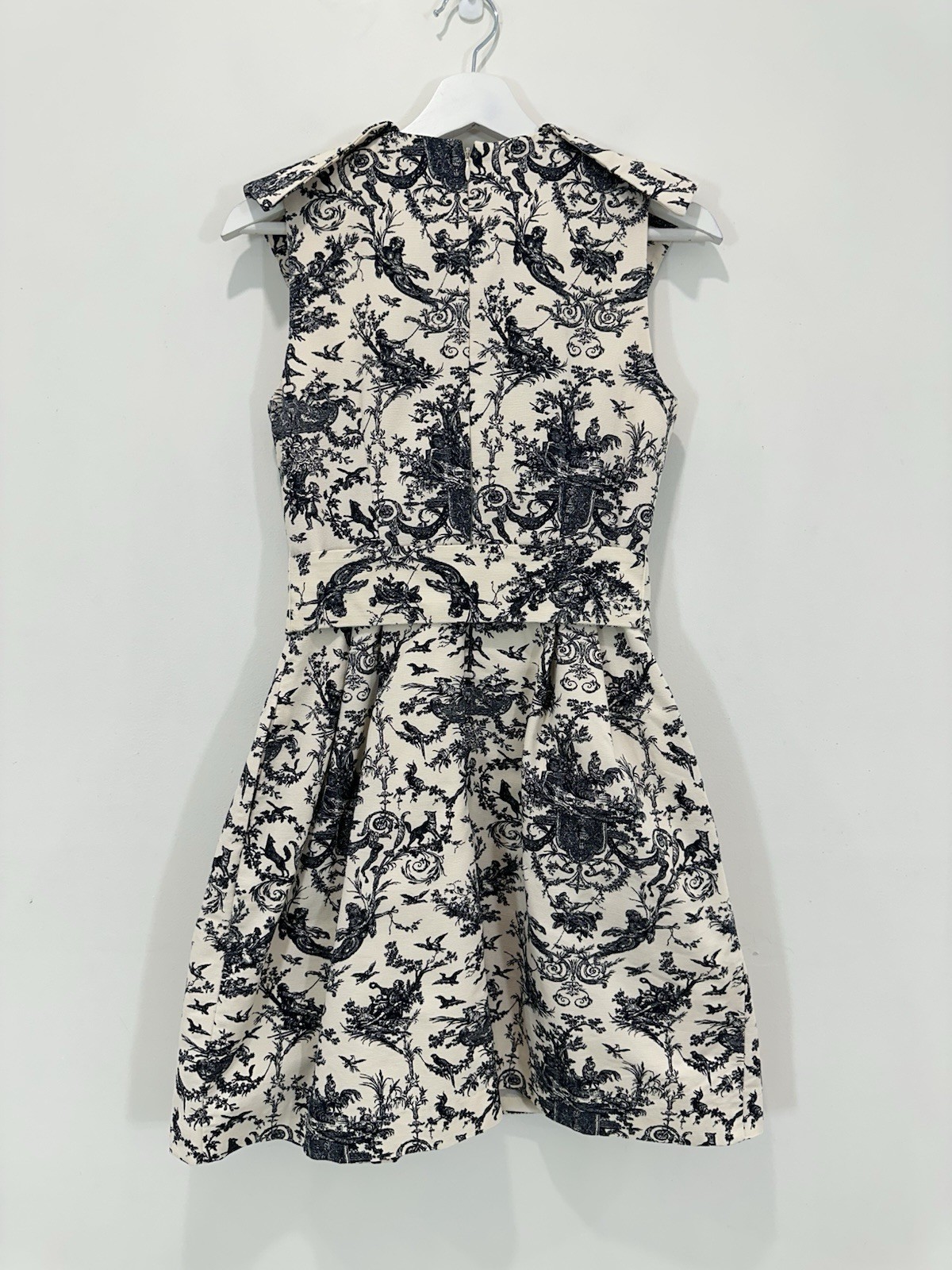 Cue Dress Women 8 Black/Cream Renaissance Print Angels Knee Length Belted Lined image 2