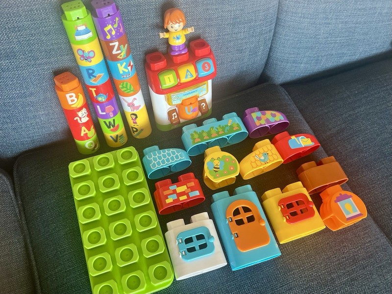 Leap Frog Leap Builders ABC Smart House Blocks 34 pieces Tested Works