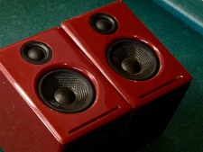 Audioengine A2+ Speaker for parts NOT WORKING READ DESCRIPTION 