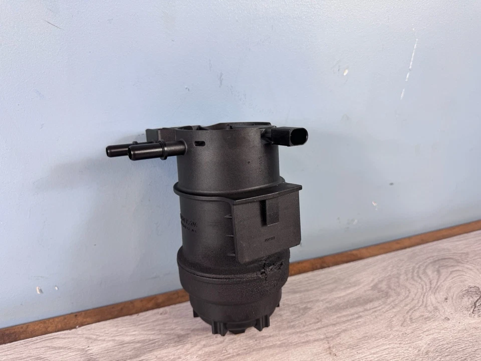 Volvo Xc60 Xc70 S80 V70 V60 S60 diesel fuel filter housing 2010 - 2015 Genuine - Image 2 of 4