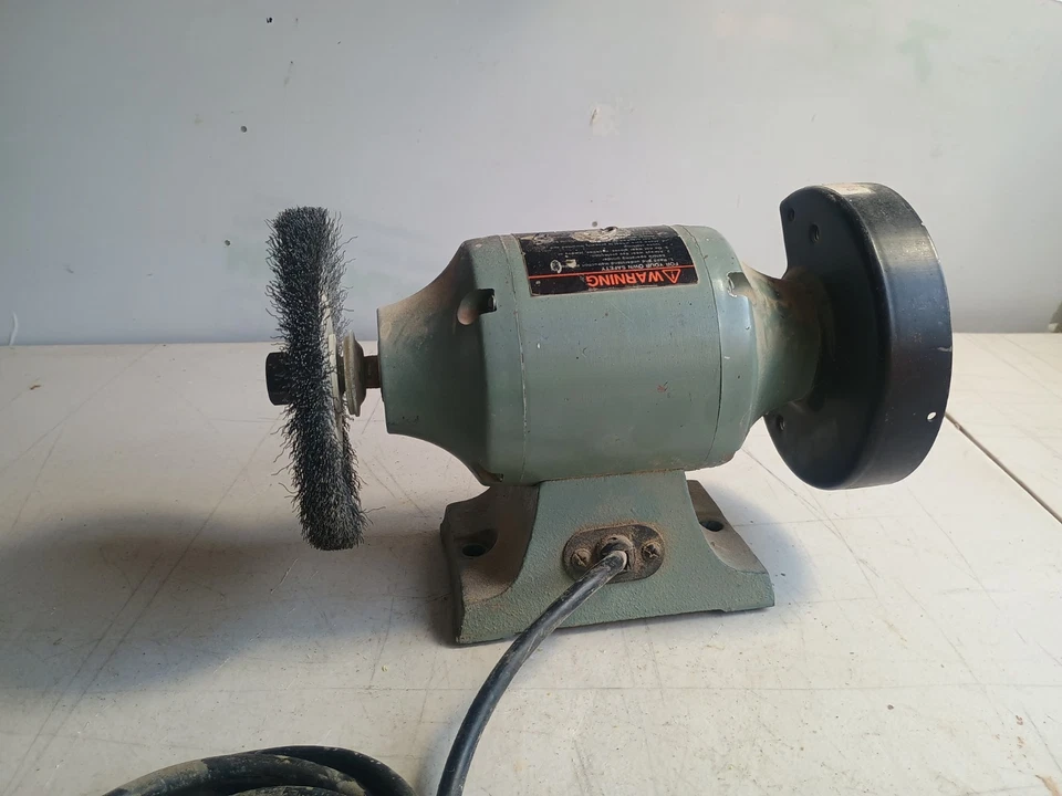 Amoladora de banco Delta modelo NO. 23-580 5” HP 1/5 RPM 3450 Foto 4 de 4