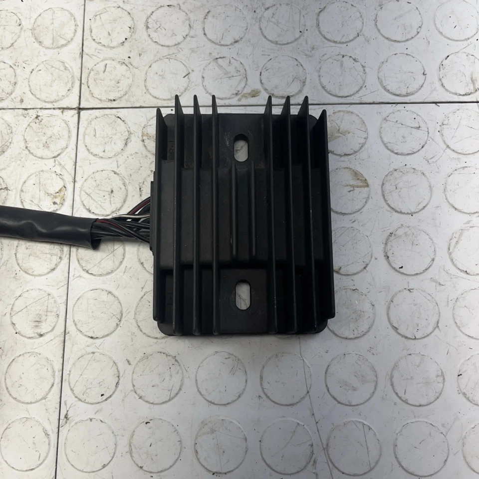 Regulador de voltaje rectificador Suzuki GSXR1000 2009-2016 32800-47H00 BB642 OEM Foto 3 de 4