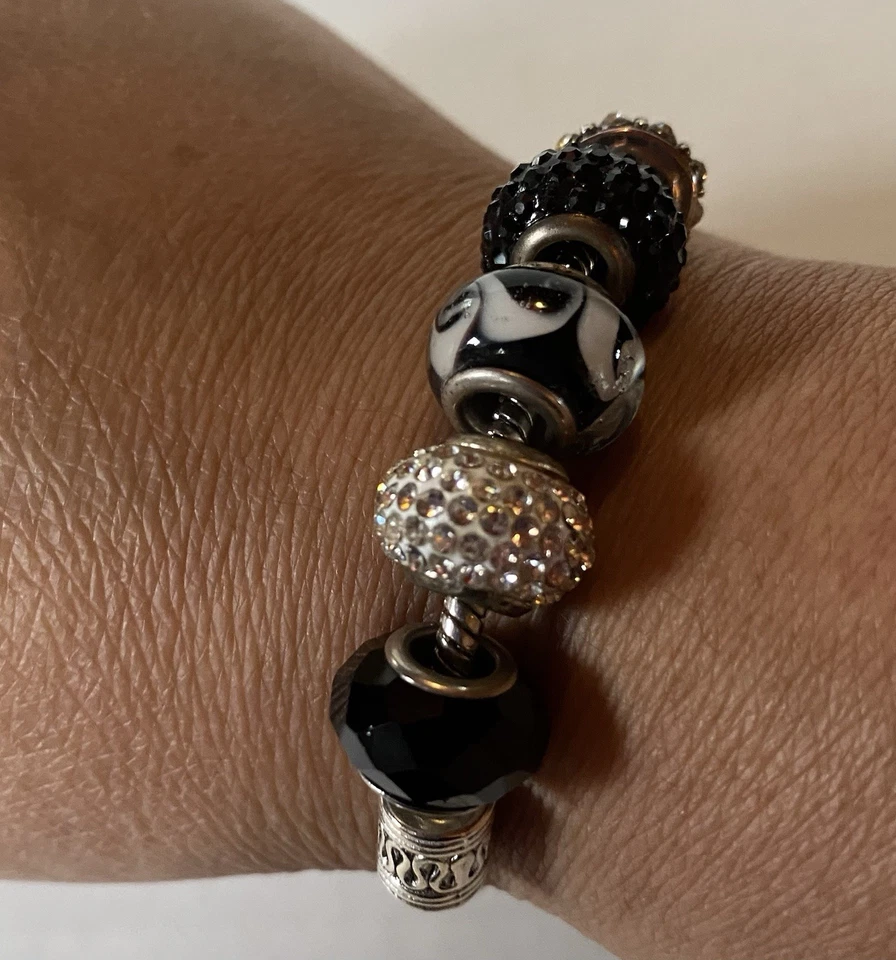 Pulsera con cadena de serpiente de plata con cuentas de cristal y cristal de Murano blanco negro Foto 4 de 4