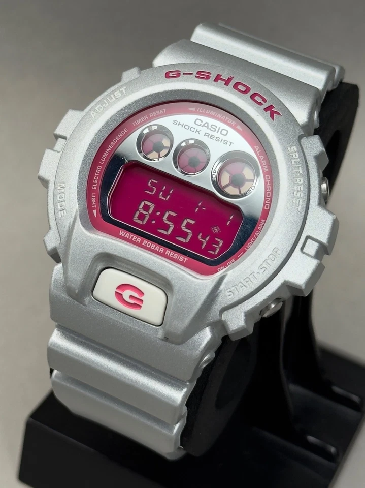 Raro Reloj Casio G-Shock DW-6900CB Color Plata y Rosa 1289 - Momento Hombre Foto 2 de 4