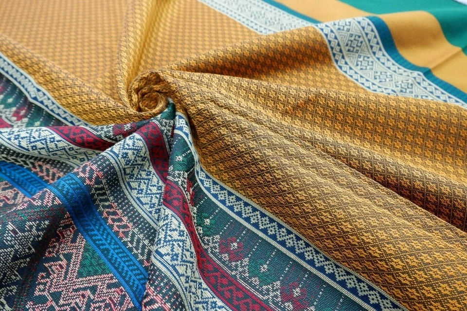 Thai silk (Mai Uttaradit), yellow-green, beautiful, size 1.10 x 1.80 m. - Image 3 of 4