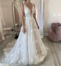 A Line Wedding Dresses V-neck Court Train Lace Applique Sleeveless Bridal Gowns
