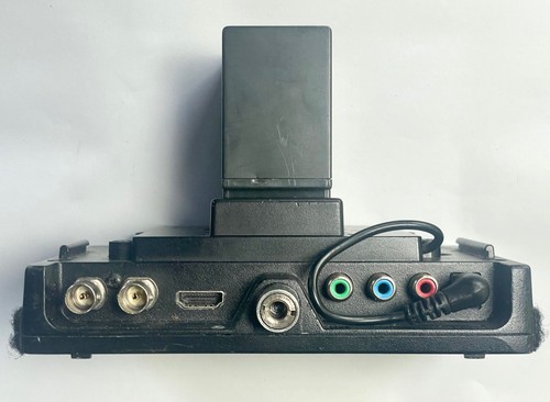 TV Logic VFM-056W 5.6" Lightweight Compact Viewfinder Monitor + 4 XL Batteries - Picture 4 of 8