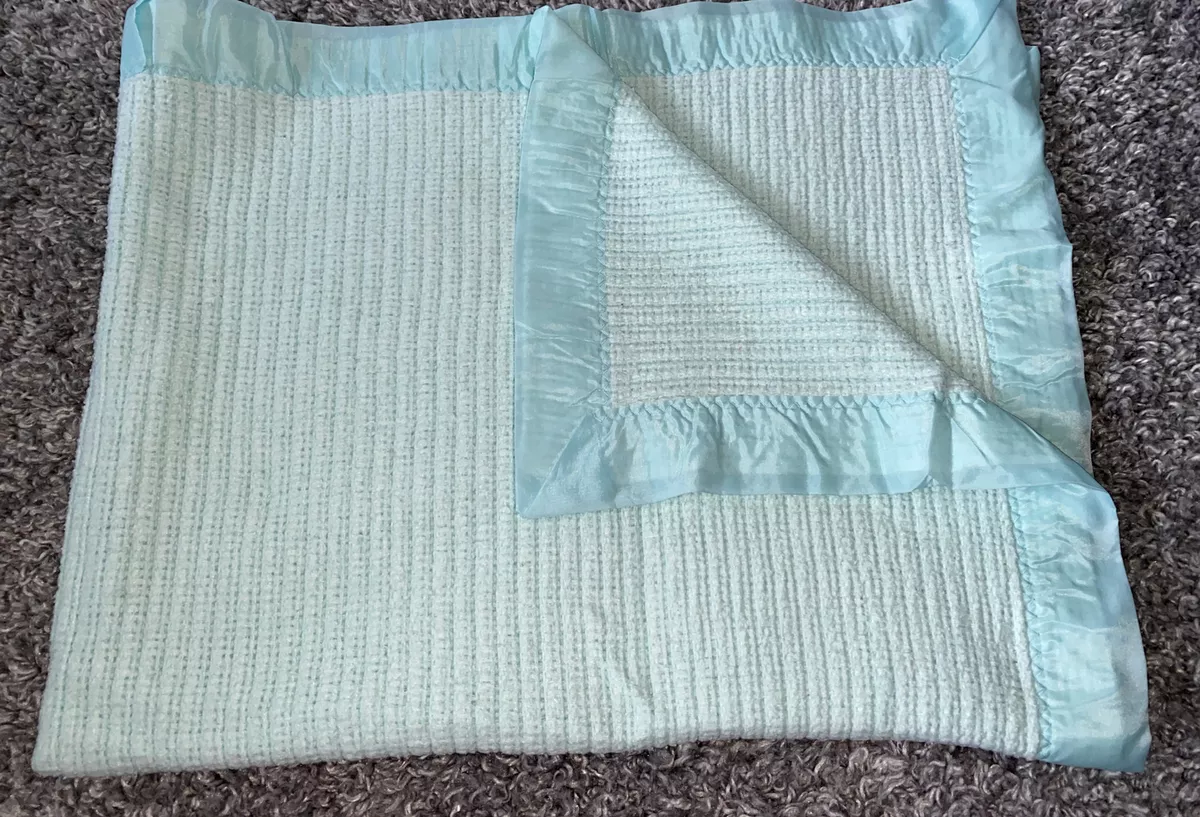 Acrylic waffle weave blanket with satin trim hot sale
