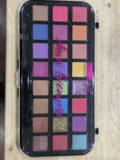 Beauty Treats Ama Siempre Eyeshadow Palette - Glitter Shimmer Matte Shades