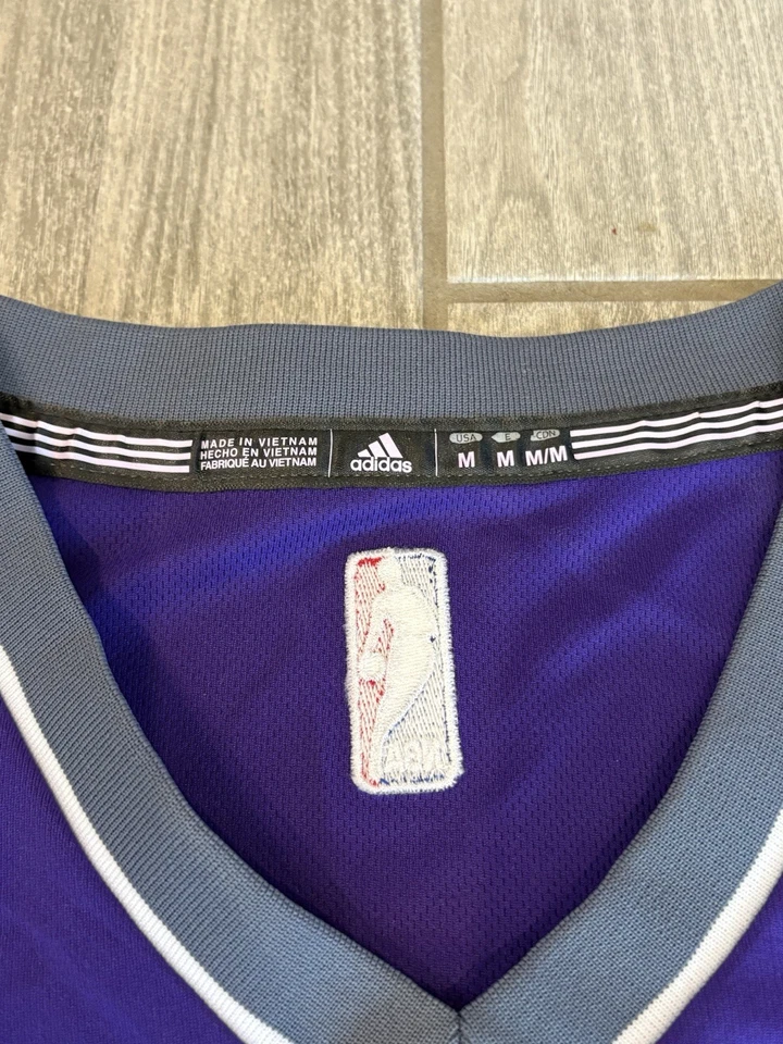 Camiseta deportiva DeMarcus Cousins Sacramento Kings NBA Adidas adulto talla M Road Swingman Foto 3 de 4