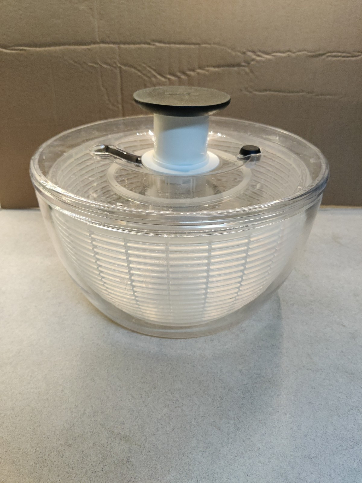 OXO 3-Piece Salad Spinner for Fresh Lettuce Veggie Washing with Push-Top Strainer Bowl-image