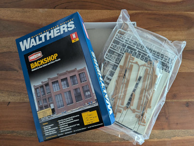 Walthers - Cornerstone - Spur N - Backshop / Werkstatt / Ausbesserungswerk