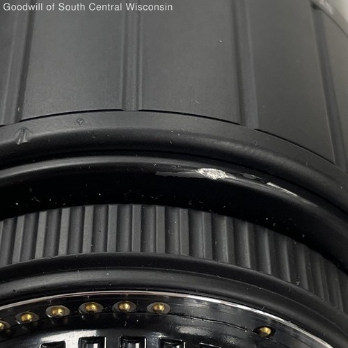 Sigma 70-300mm 1:4-5.6 DL Macro Super Lens w/Hood - Picture 5 of 6