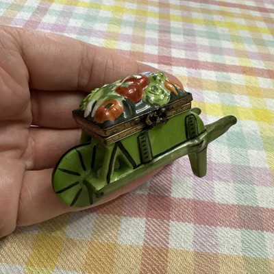 GR Limoges Peint Main Wheelbarrow Trinket Box