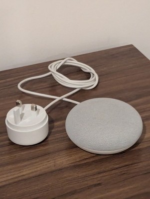 Google Home Nest Mini 2. Generation Smart Assistant Kreide & Stromkabel funktionstüchtig