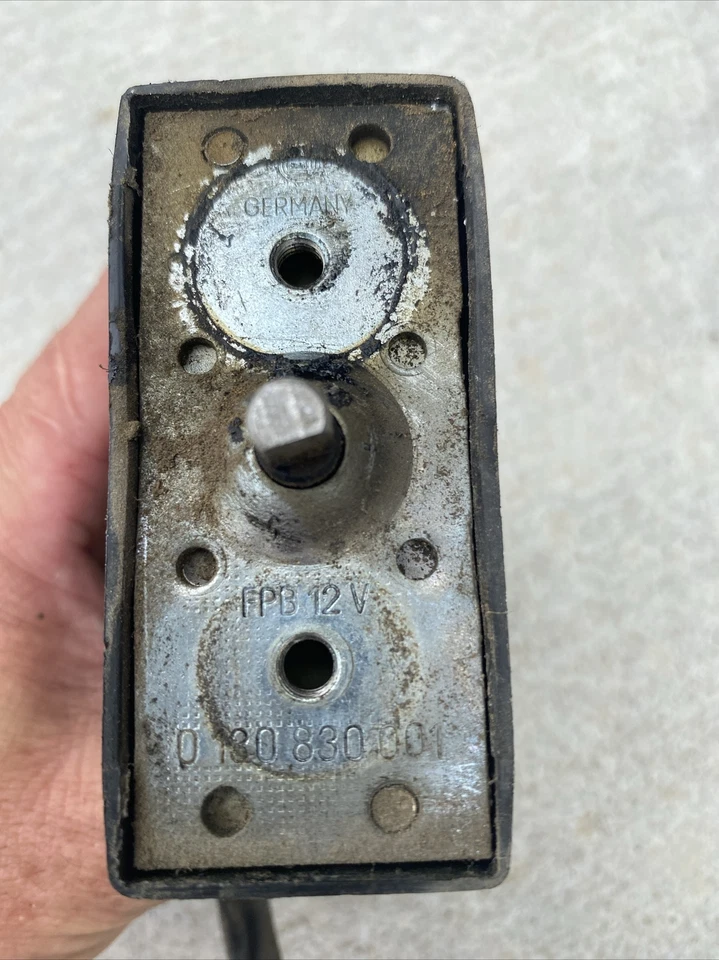 0008202442 Motor techo corredizo plano 280C 280CE 300SEL 6.3 450SEL 6.9 300D 300SD 280SE Foto 2 de 2