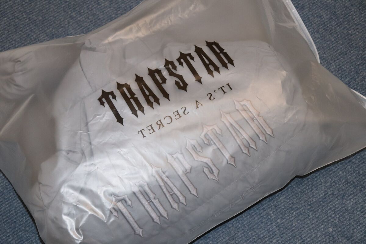 Trapstar Decoded Hooded Puffer 2.0 GREY ~ Size M ~ RARE | eBay Trapstar Decoded Hooded Puffer 2.0 GREY ~ Size M ~ RARE | eBay