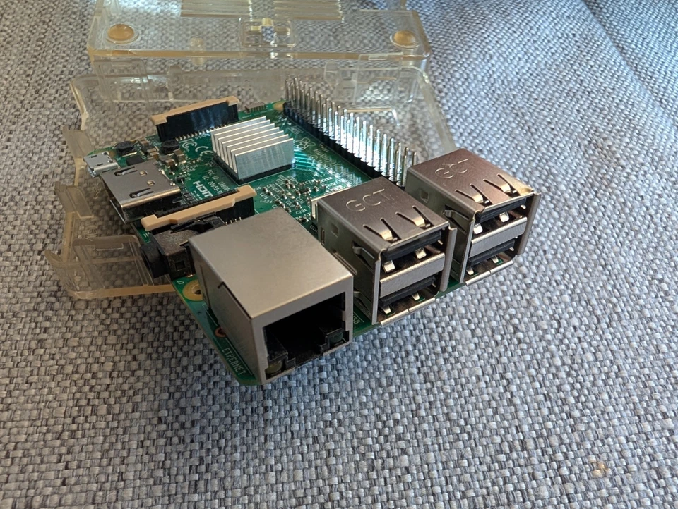 Raspberry Pi 3B CPU Quad Core 1.2GHz 64bit WiFi Bluetooth + caja + MicroSD 16Gb - Imagen 2 de 4