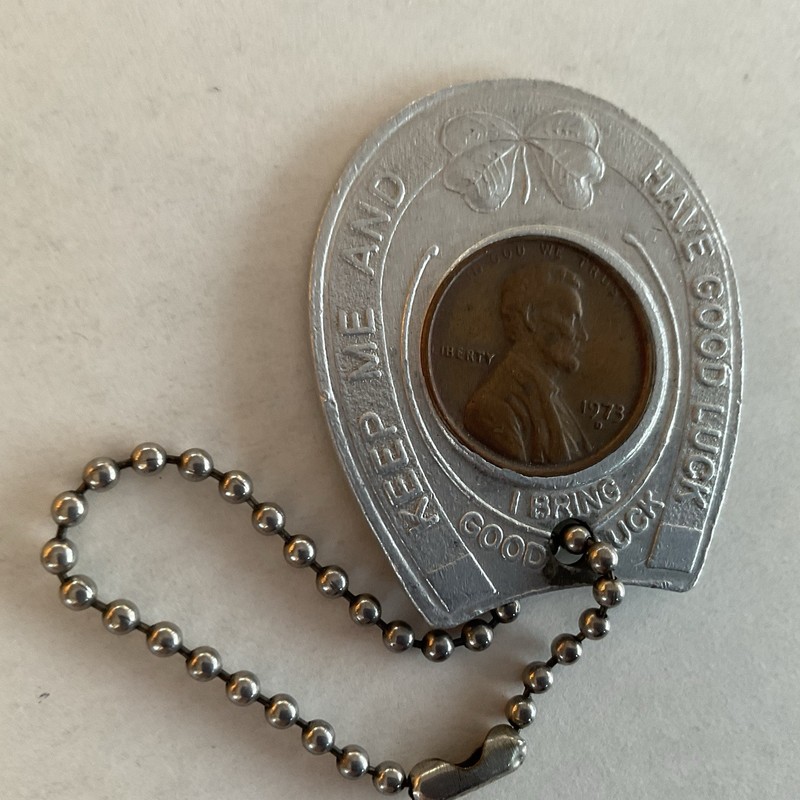 Vintage aluminum keychain enclosing 1973 Lincoln penny~cent~good luck~horseshoe