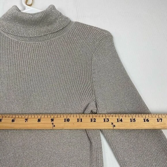 Ralph Lauren Women's Long Sleeve Sweater, Grey, Size M Turtleneck.Casual - Image 3 of 4