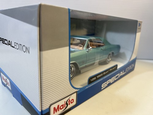 1965 Buick Riviera New In The Box in 1/26 Scale Diecast by Maisto - Picture 4 of 7