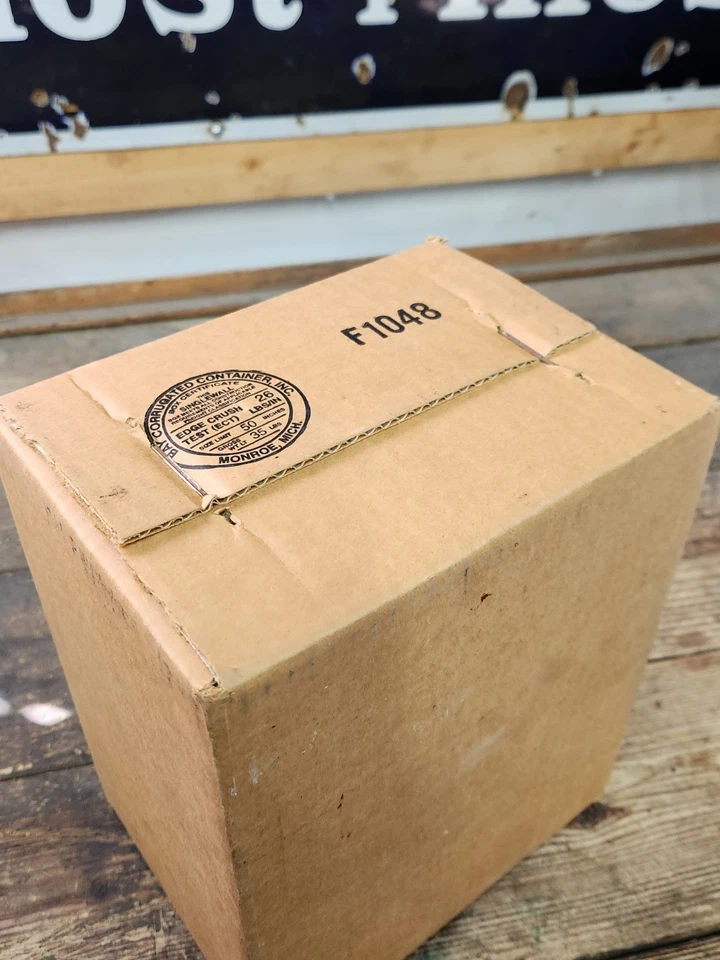 Nuevo bote de emisión de vapor de combustible Ford Explorer 1996-2001 OEM F5OZ-9D653-AA Foto 3 de 4