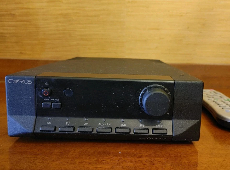 Cyrus 8vs Amplificatore Integrato + Telecomando funzionante MA LEGGI - Immagine 4 di 4