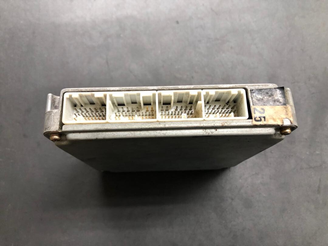 ちぃちぃ　ハイドラ 1993-1995 Toyota Corolla prizm ECM ecu 89661-02111 oem d50
