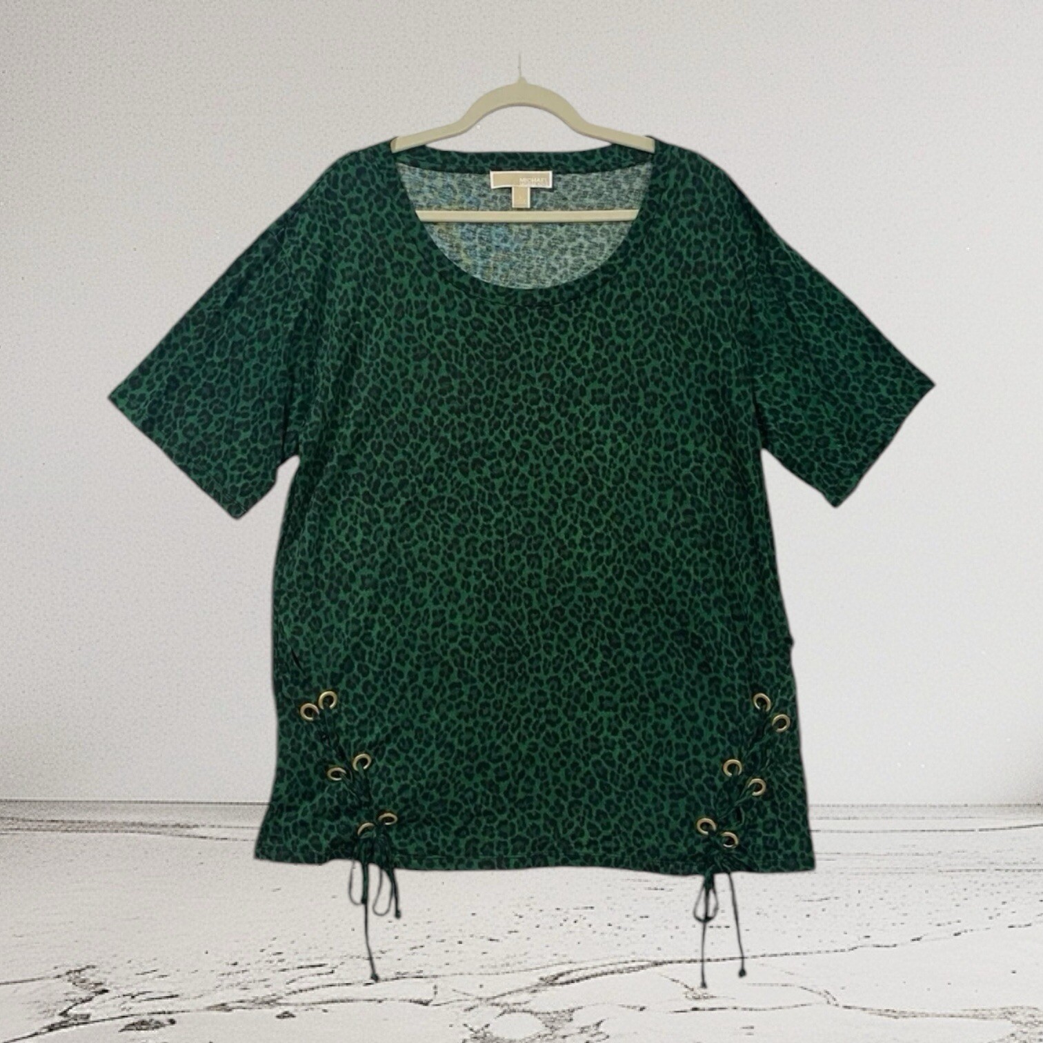 Michael Kors Animal Print Tie Hem Top Women’s Size Large Green Gold Grommet