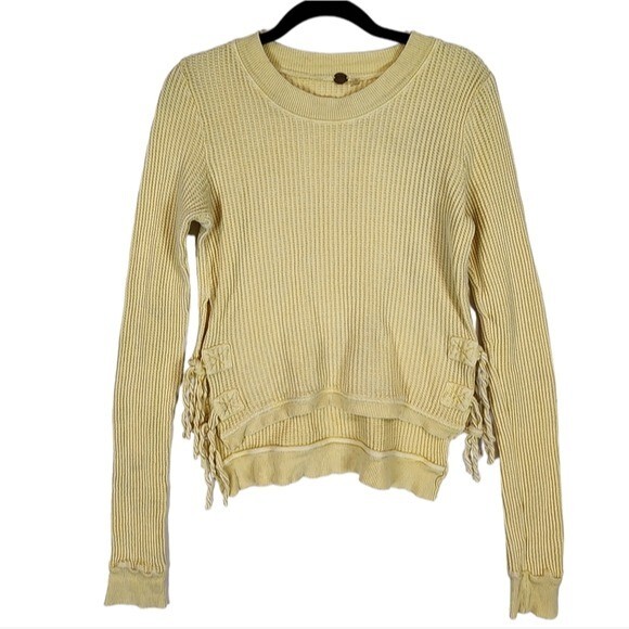 yellow thermal top
