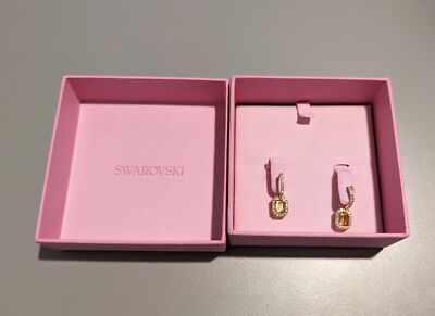 Swarovski Unadropピアス 　オクタゴンカットイエロー奈々 Swarovski Una Drop Earrings Octagon Cut Yellow Gold-Tone