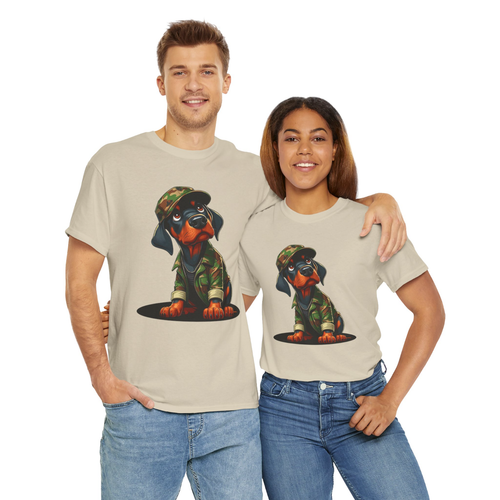DigiPups Doberman Pinscher Cachorro Perro Camuflaje Gorra Chaqueta Dibujos Animados Arena Camiseta - Imagen 5 de 6