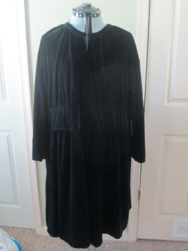 NWT Women's Terra & Sky Women's Plus Size Keyhole Black Velvet Dress 4X - Picture 2 of 3