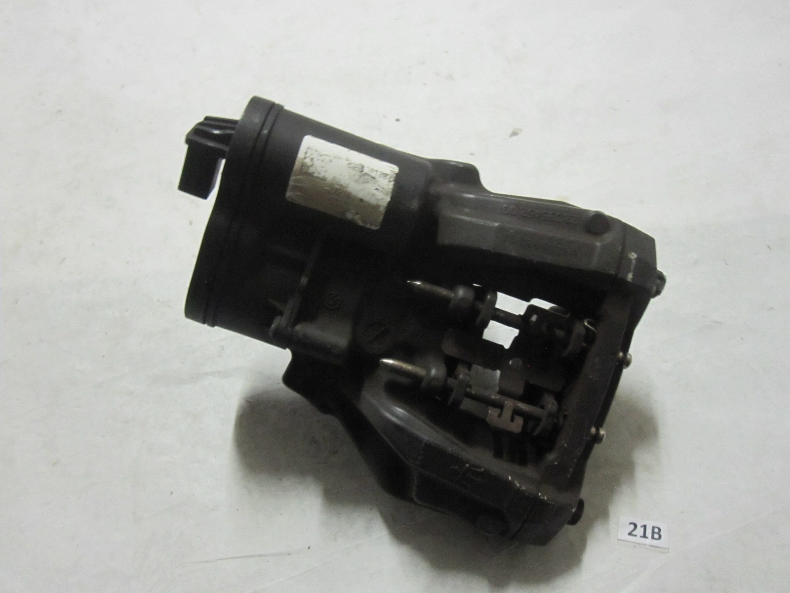 Maserati Ghibli Rear Right Parking brake actuator P/N 673006241