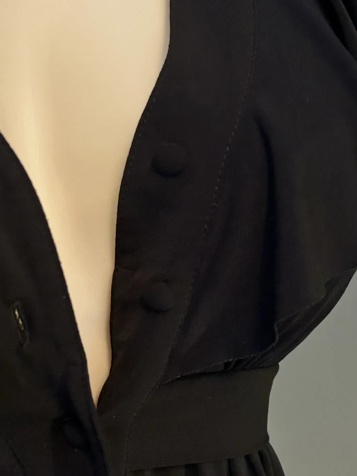 MAX AND CLEO 黑色叠层纽扣腰带连衣裙 6 码 — 第 3/4 张图片