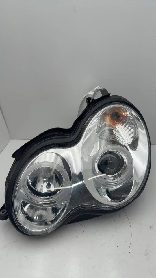 01 02 Conjunto de faros izquierdo mercedes clase c mercedes mercedes-benz Foto 2 de 4