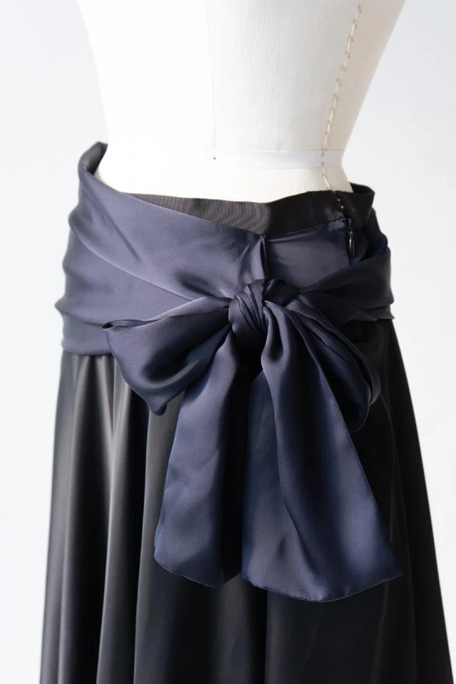 FALDA ACAMPANADA SACAI 19AW USADA BUENA Foto 4 de 4