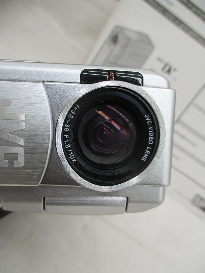 JVC GR-DVP5E - Digital Video Kamera - Bild 3 von 4