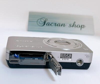 SONY Digital Camera Silver DSC-WX5 Cyber Shot Optical Zoom w/ Box