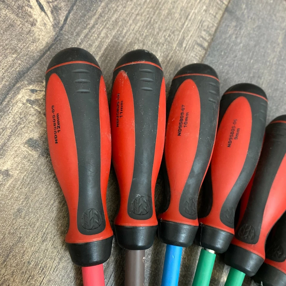 Mac Tools 8pc Metric Nut Driver Set ND95805 ND95800 Mixed Set MM & STD + 1/4 Red - Image 3 of 4