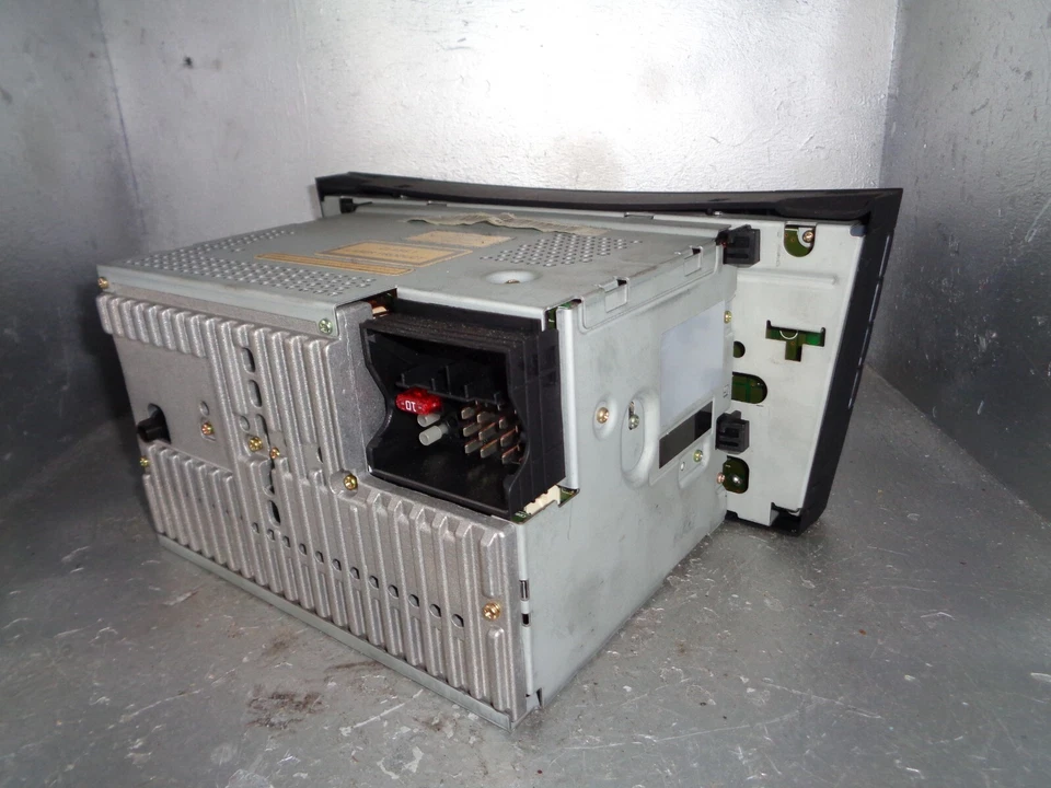 Mercedes W211 E220 CDI CD Radio MF2310 Mercedes A2118209789 CODE UNBEKANNT - Bild 3 von 4