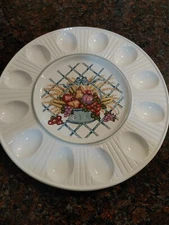 Vintage Deviled Egg Plate Tray Treasure Craft Basket Fruit Center 12 Egg Wells 