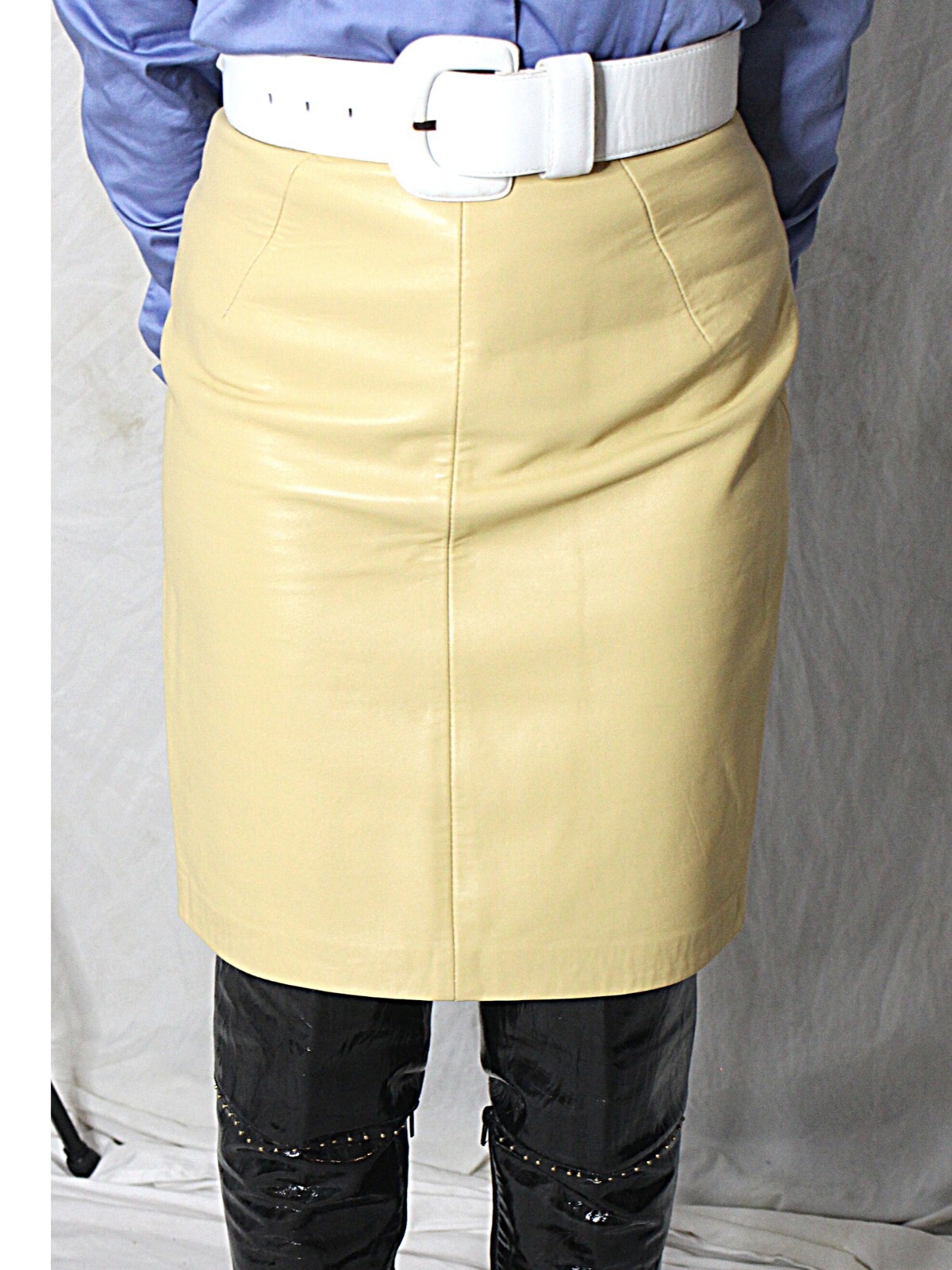 womens-leather-skirt-7-8-yellow-michael-hoban-north-b-gem