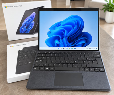 Microsoft Surface Pro 9   komplettes Set mit Signature Keyboard und Slim Pen 2