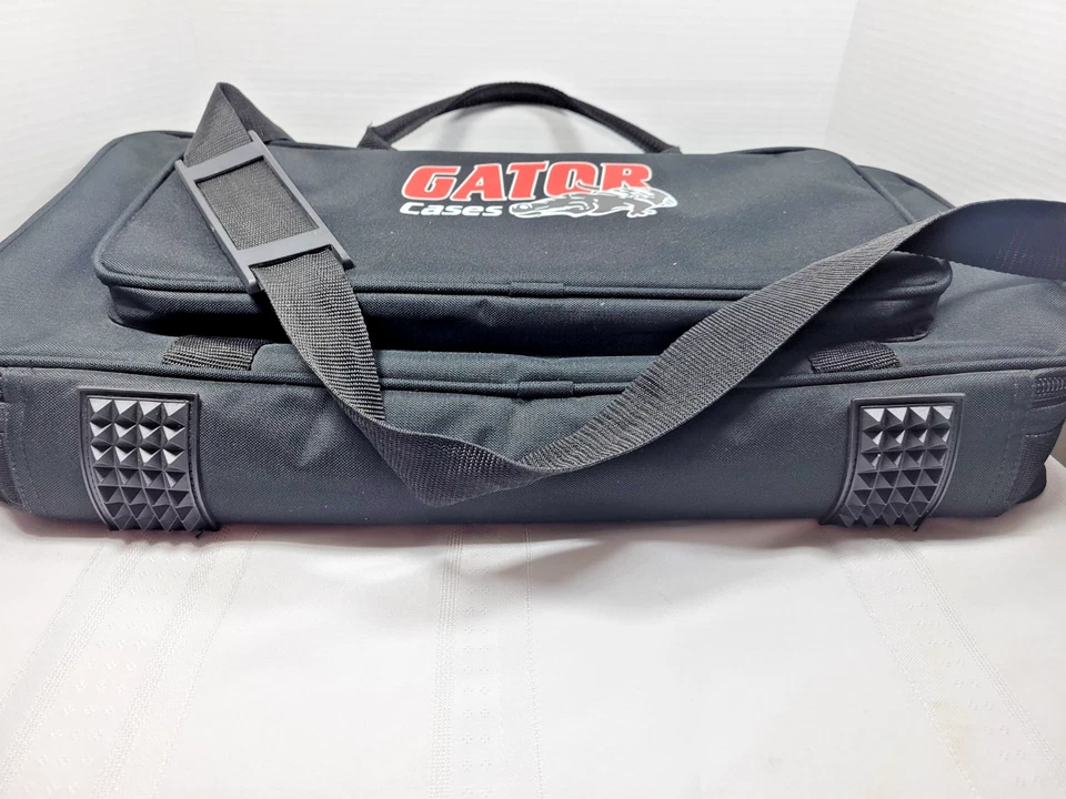 Arturia KeyLab 25 MIDI Controller Keyboard w/ Carry Bag, Cords and Manual - Image 2 of 4